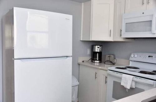 Singer Island Condo | NEW BEACH LISTING -Walk To Beach, BBQ Grill, Scuba, Beach Chairs