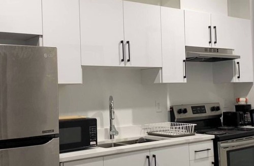 Northwest Edmonton Apartment | New Build 2025 comfy suite!