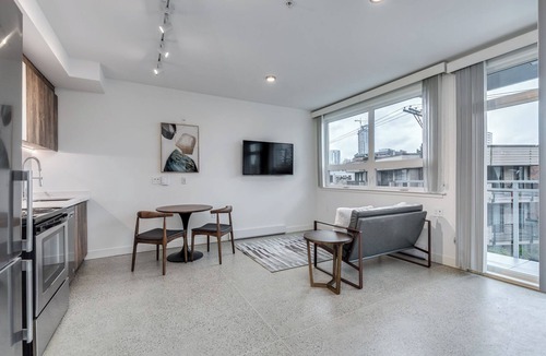 Downtown Vancouver Apartment | NEW BUILDING -Pet Friendly Studio@1170 Barclay