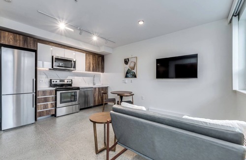 Downtown Vancouver Apartment | NEW BUILDING -Pet Friendly Studio@1170 Barclay