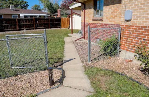 Twin Lakes House | NEW centrally located garden-level getaway