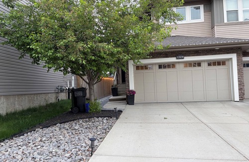 Northwest Edmonton House | New, Cozy 1-Bed Room, Bsm Suite. with AC in Beautiful Edmonton, Prívate Entry.