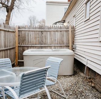 Laconia Apartment | NEW! Cozy and Modern unit with Hot tub