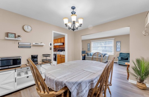 Cuyahoga Falls House | NEW! Cozy house on quiet street, near CVNP, Boston Mills.