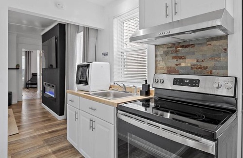Laconia Apartment | NEW! Cozy & Modern unit w/Private HOT TUB and Backyard