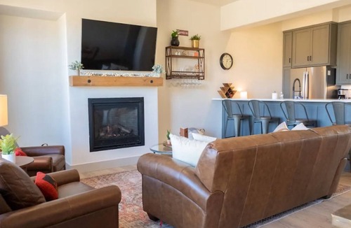 Grand Elk Ranch House | *New* Dog friendly mtn getaway. 3br/4ba, ski, golf, hike!