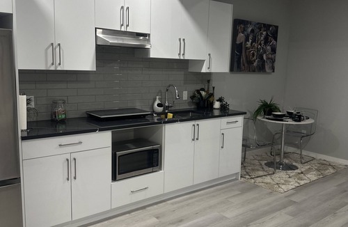 Leduc Apartment | New haven get-away.