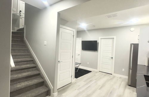 Leduc Apartment | New haven get-away.