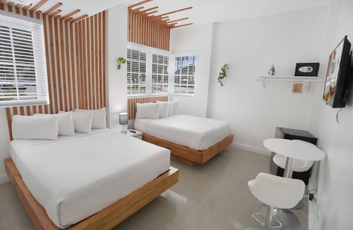 City Center Hotel | NEW LISTING! Belleza Sobe Private Entrance studio Sleeps 4