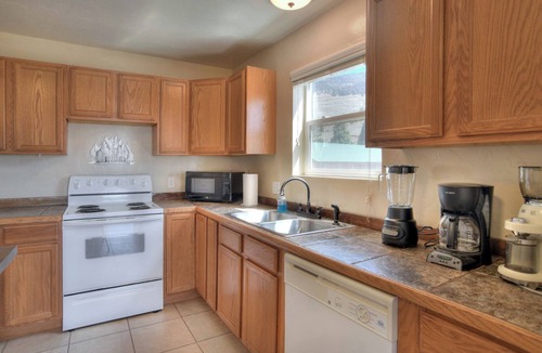 Creede House | New Listing! Quaint Affordable Cabin | Walkable to Downtown Creede