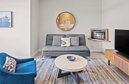 Booktown Condo | New listing! Relaxing Sidney Suite w/ Parking