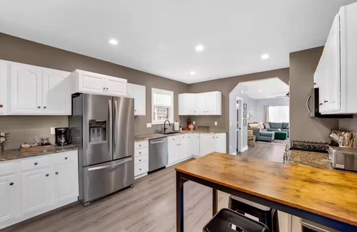 Highland Square House | NEW Listing! Spacious Highland Square Getaway