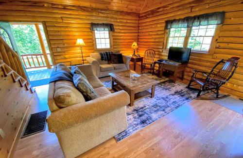 Twin Mountain Villa | NEW Log cabin in the heart of the White Mountains - close to Bretton Woods Cannon Franconia
