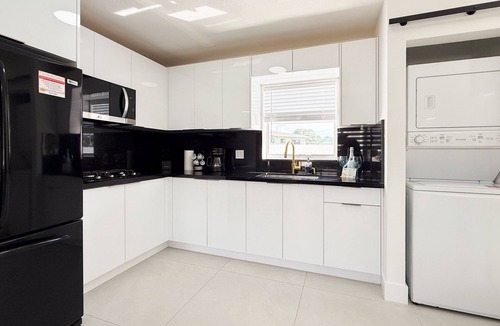 Miami Gardens Villa | NEW Luxury 5BR Villa Private Pool BBQ Game Room