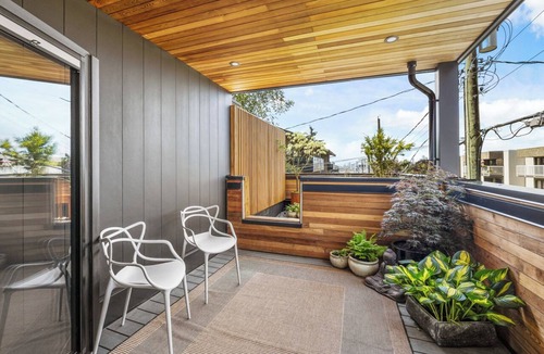 Grandview-Woodland House | New Luxury Duplex - Live like a local in the lively Commercial Dr neighbourhood!