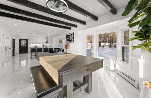 Moultonborough House | NEW Modern Barrel Getaway HOT TUB & Game Room