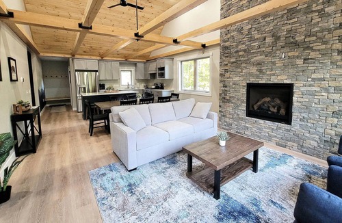 Bartlett House | NEW Modern home at Ledges at Attitash w/ Hot Tub & Mountain Views and many more!