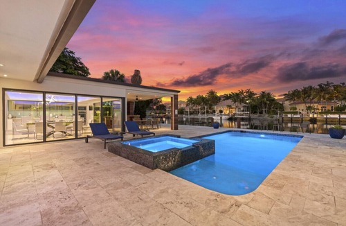 South Lake Villa | New Modern Mansion on Water w/Dock/Billiards