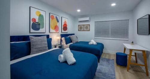 Golden Glades Villa | New Oasis Waterfront & Sand Terrace THG