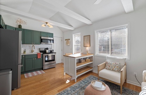Rapid City Cottage | NEW - Pickle Cottage with Hot Tub + Pickleball Court