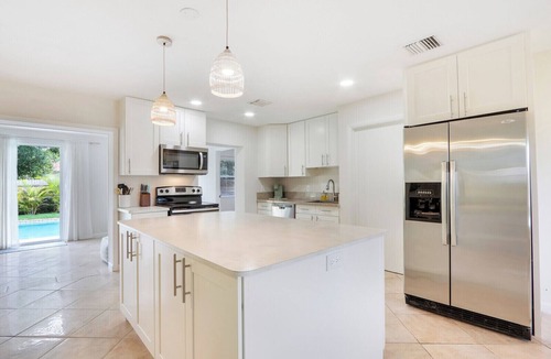 Palm Beach Gardens House | NEW Renovated Coastal Cottage