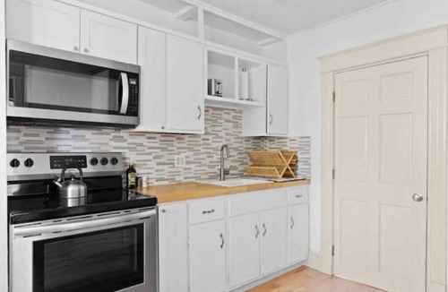South End Apartment | New Renovation: parking & yard, hill section!