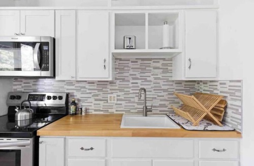 South End Apartment | New Renovation: parking & yard, hill section!