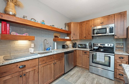 Plymouth Condo | NEW! Slopeside Getaway - Tenney Mountain Resort