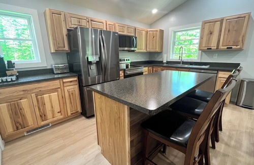 Laconia House | New! Spacious 3-bedroom 2.5 bath house with central AC minutes from Weirs Beach