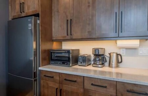 Fernie Apartment | New Studio/Fireplace/King Bed/Fabulous Views