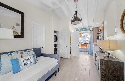 Old Northwood House | #NEW Tiki Oasis Private Pool Guest House