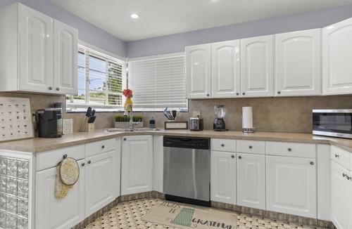 Mango Groves House | NEW! Tropical Oasis ☀️- Private Pool, Multiple lounge areas, Close to EVERYTHING!