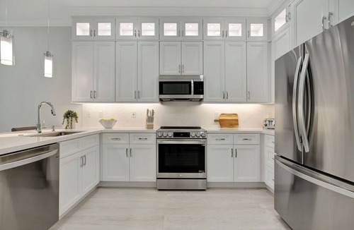 Stuart House | New Waterfront Townhome Community in the Manatee Pocket! 3BDR/2.5BTH.