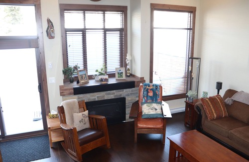 Sun Peaks House | Newer Townhouse at SunPeaks Village Walk