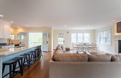 Rye House | Newly constructed (9 years) beach home only steps from Jenness Beach
