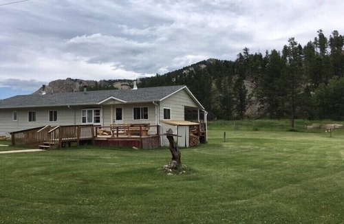 Custer Apartment | Newly remodeled 3 bd apartment steps from the Mickelson Trail in the Black Hills