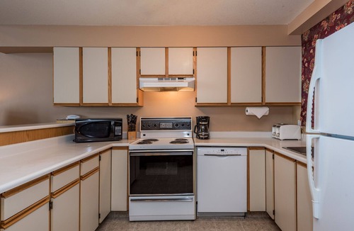 Silver Star Mountain House | Newly renovated townhouse - ski right to your door, Private hot tub, BBQ