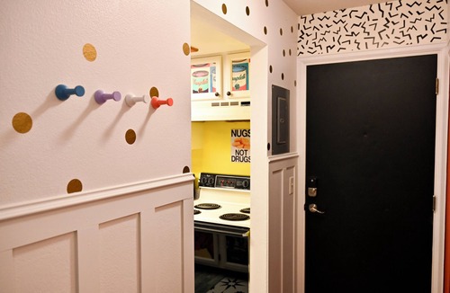 Aurora Apartment | Newly Renovated 80s Secret Time Portal minutes from DIA, Buckley AFB & Shopping