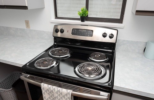 Renfrew-Collingwood House | Newly Renovated Home - Near MAJOR INTERNATIONAL SPORTING EVENT