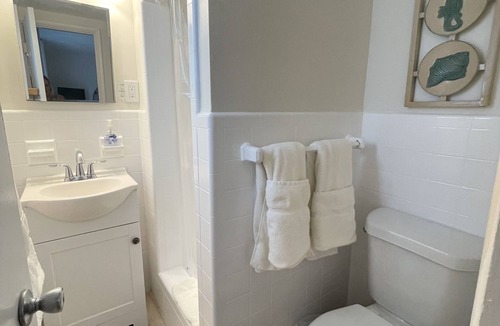The Cove Resort | Newly Renovated Studio Near Beach