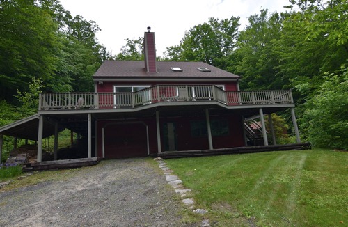 Holderness House | NH Mountain Getaway! Secluded Location Near Squam Lake