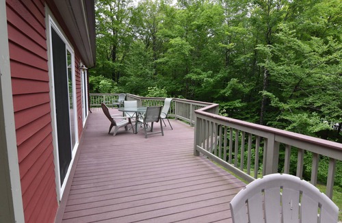 Holderness House | NH Mountain Getaway! Secluded Location Near Squam Lake