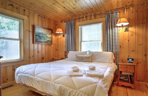 Rangeley Plantation House | Niboban Cabin 4 by Morton & Furbish