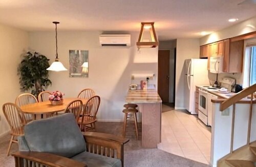 Bartlett Hotel | Nordic Village | Arlberg Two-Level Condo w/Jetted Tub