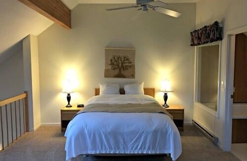 Bartlett Hotel | Nordic Village | Arlberg Two-Level Condo w/Jetted Tub