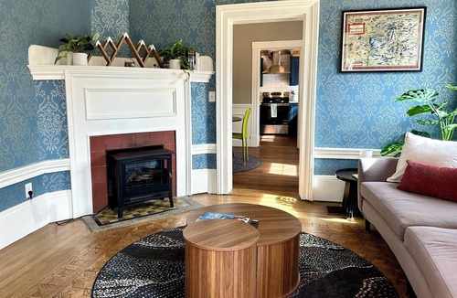 North Conway House | North Conway Adventure Hub! Walk to Shops & Dining. All New! Deck, Grill, Lawn