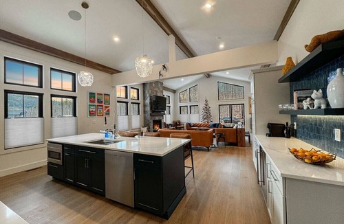 Intervale House | Northern Luxe | Brand New, Views, Hot tub, Games