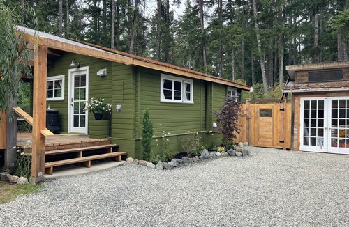 Regional District of Nanaimo Cabin | nQuite, tranquil forest retreat