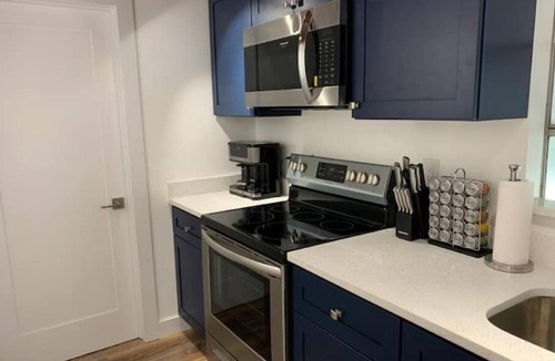 Jog Road Apartment | Oasis in Ocean Ridge, Near Beach