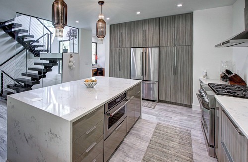 Seville House | Oasis in the Woods! Modern home-just mins to I71, I77 & I76 Close to Cleve-Akron